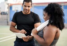 40යේ තිදරු මව එක්ක පවුල් කන්න ගිය 20 හැවිරිදි තරුණයා – ගමක් පුදුම කළ කතාව…