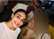 මොකක්ද මේ ඡායාරූපය..? හිටිහැටියේම දේශානිගේ සටහන අතුරුදන්.. විරසකයි කියූ ඔවුන් යළි එක්වෙලාද..?