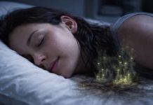 ඔයත් රෑට නාලා කොණ්ඩේ වේලගන්නේ නැතුව නිදාගන්න කෙනෙක්ද ? මේ භයානක දේ ගැන දන්නවා නම් මින් පස්සේ ඒ වැරැද්ද ආයේ කවදාවත් කරන්නේ නෑ..