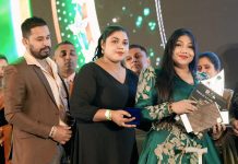 ‘ ජීවිතයේ වැරදුනු පැරදුනු මිනිස්සු ලග තමයි සාර්ථකත්වයට හොඳම අත්දැකීම් තියෙන්නේ…’ හැමෝම ආදරේ කරන ‘ මැණික් අක්කා ‘ ෆේස්බුක් ඇවිත් කියපු හැඟීම්බර කතාව මෙන්න.