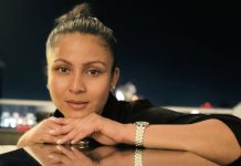 “මහන්සියි අම්මේ, මම හිනාවෙනවා කොච්චර මහන්සි වුණත්..” තනිකම හිතේ පුරවාගත් ඇය මුහුණුපොතට මව ගැන සංවේදී සටහනක් එක්කරයි..