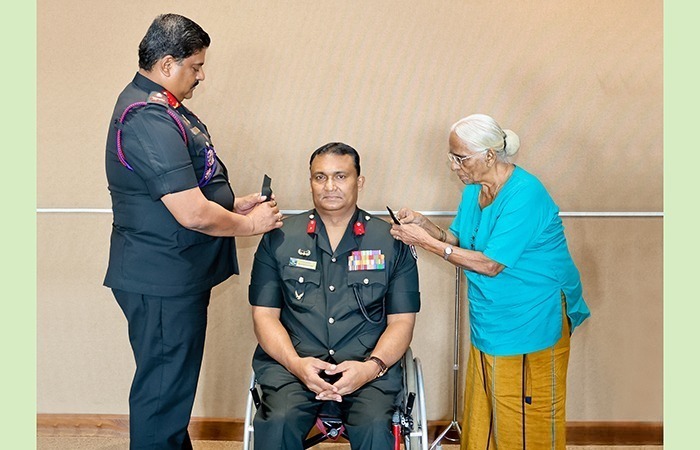 “නෑ මම තවම පටන් ගත්තා විතරයි… මම ආබාධිත වුණා කියලා ඇඬුවේ වැළපුණේ නැහැ.” ඔහු ඇත්තටම පණ තියෙන පාඩමක්..