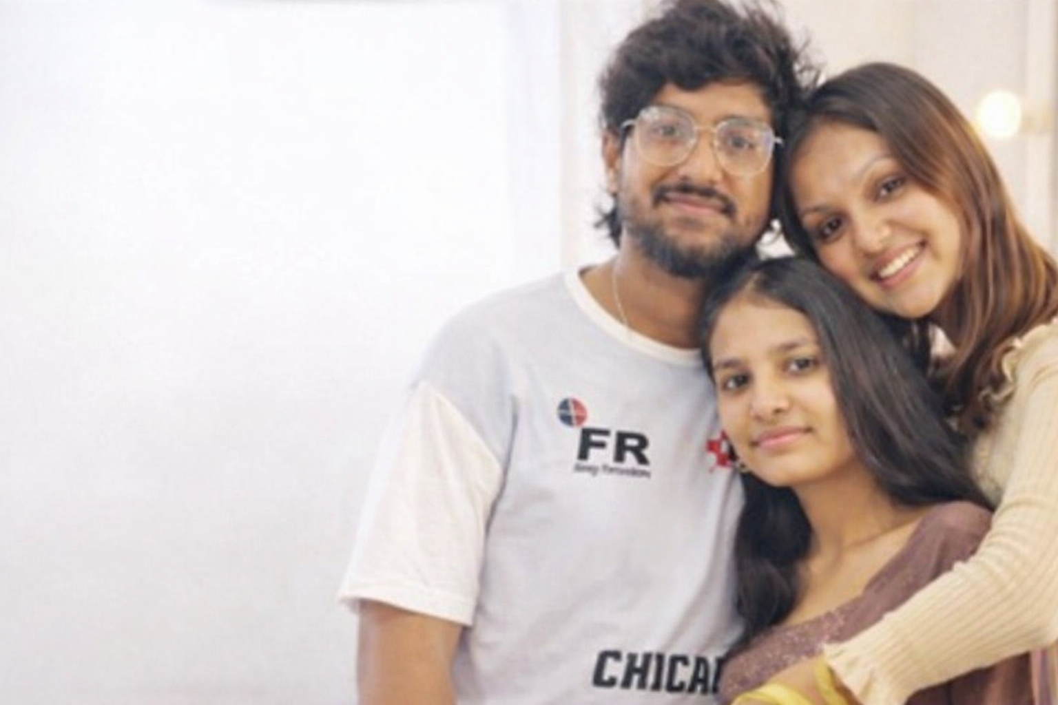 අක්කාගේ රෝස මල.. අයියාගේ පුංචි දොස්තර නෝනා.. ඇය ලබාගත් දිනුම ගැන හිත පිරී යන සතුටෙන් කස්තුරි එක්කළ ඒ සටහන මෙන්න..