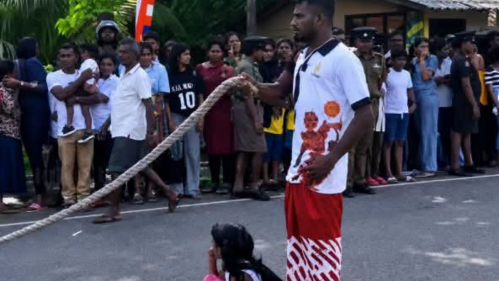 මම වෙන කෙනෙක් ගේන්නේ නැහැ…” දරුවා වෙනුවෙන් මේ පියා ගත් තීරණය කුමක්ද?
