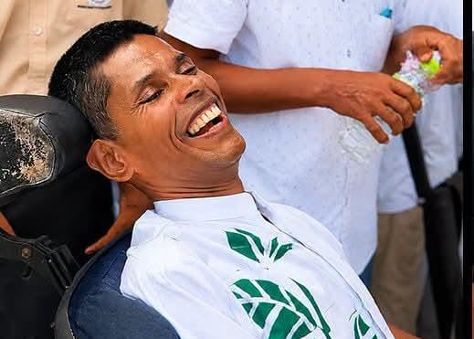 සටන් බිමෙන් ඇරඹී ජීවිතයම අහිමි වූ ඒ අසමසම කැපකිරීම! දිවිසැරීය නිමාකළ ආදරණීය විරුවාණනි,ඔබට අමාමහ නිවන්සුව ලැබේවා!